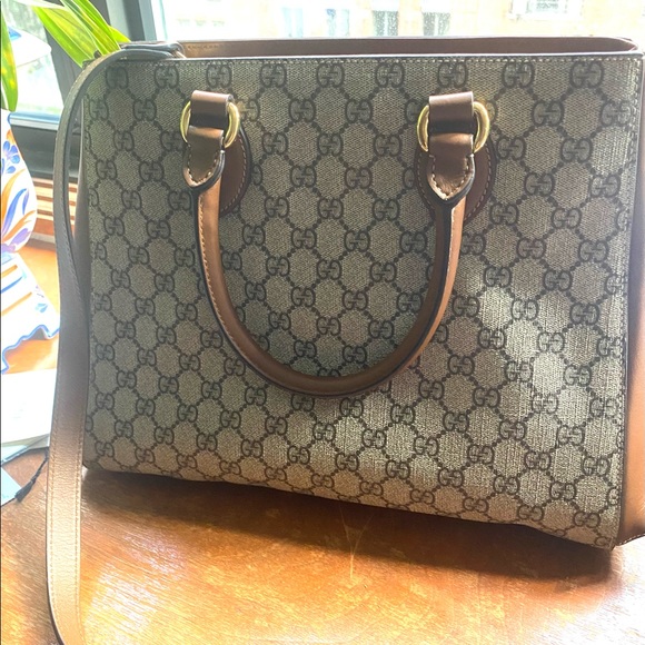 Brand new Gucci Supreme Tuscany Tote - Picture 9 of 15